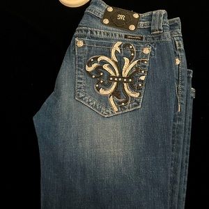 Miss Me Jeans Fleur Life 
Only worn a few times 
Size 32 low rise bootcut.